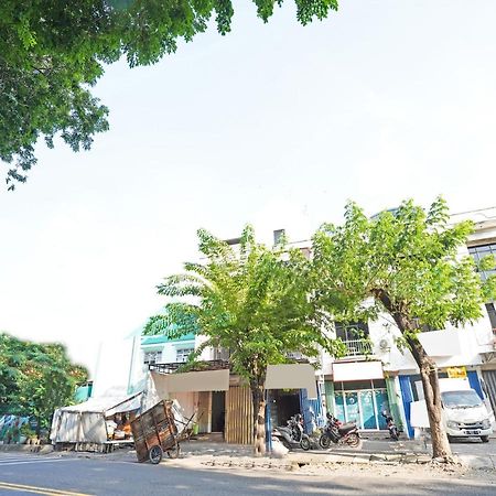 SPOT ON 90403 Gosepa Ngagel Hotel Surabaya Bagian luar foto
