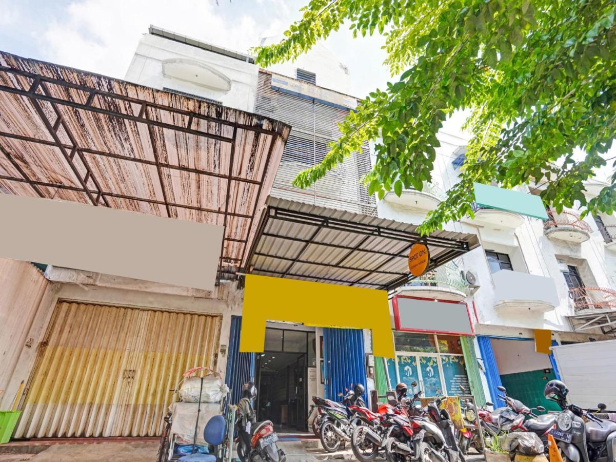 SPOT ON 90403 Gosepa Ngagel Hotel Surabaya Bagian luar foto