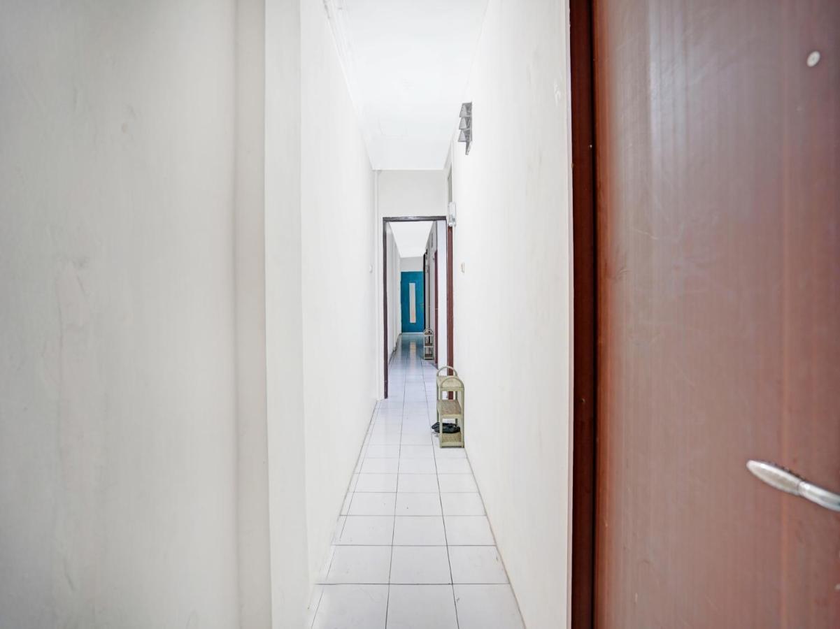 SPOT ON 90403 Gosepa Ngagel Hotel Surabaya Bagian luar foto