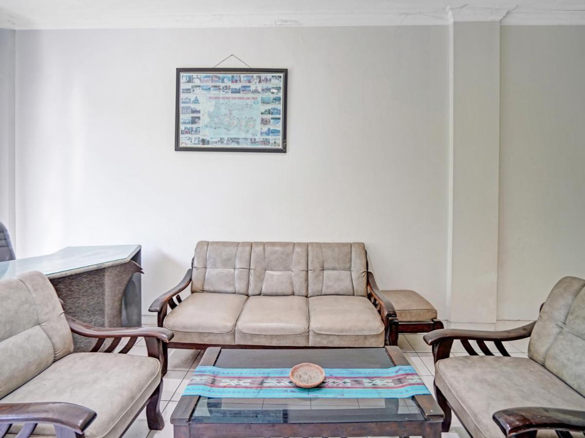 SPOT ON 90403 Gosepa Ngagel Hotel Surabaya Bagian luar foto