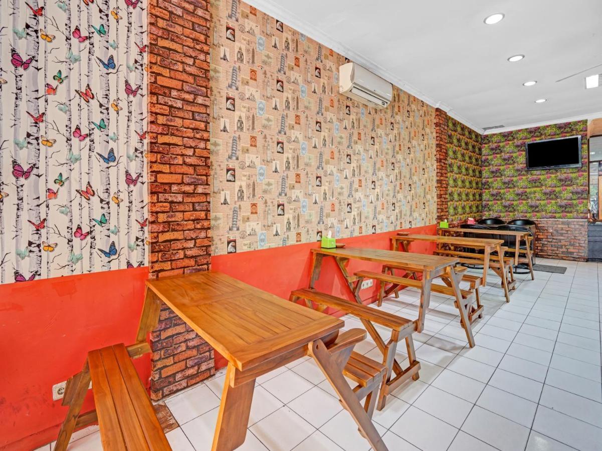 SPOT ON 90403 Gosepa Ngagel Hotel Surabaya Bagian luar foto