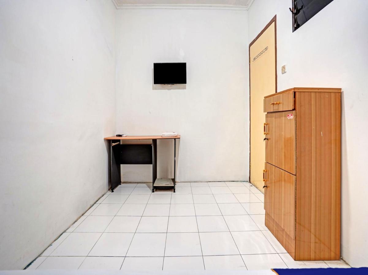 SPOT ON 90403 Gosepa Ngagel Hotel Surabaya Bagian luar foto